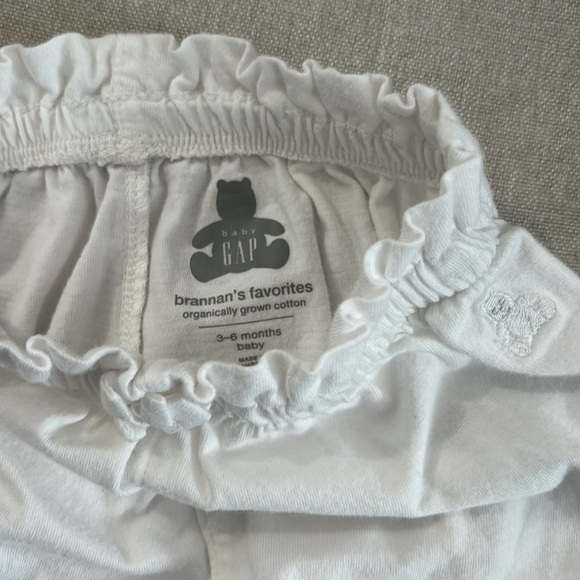 ‼️ SOLD ‼️ Baby Gap cotton bubble shorts 3-6 months - Picture 3 of 3